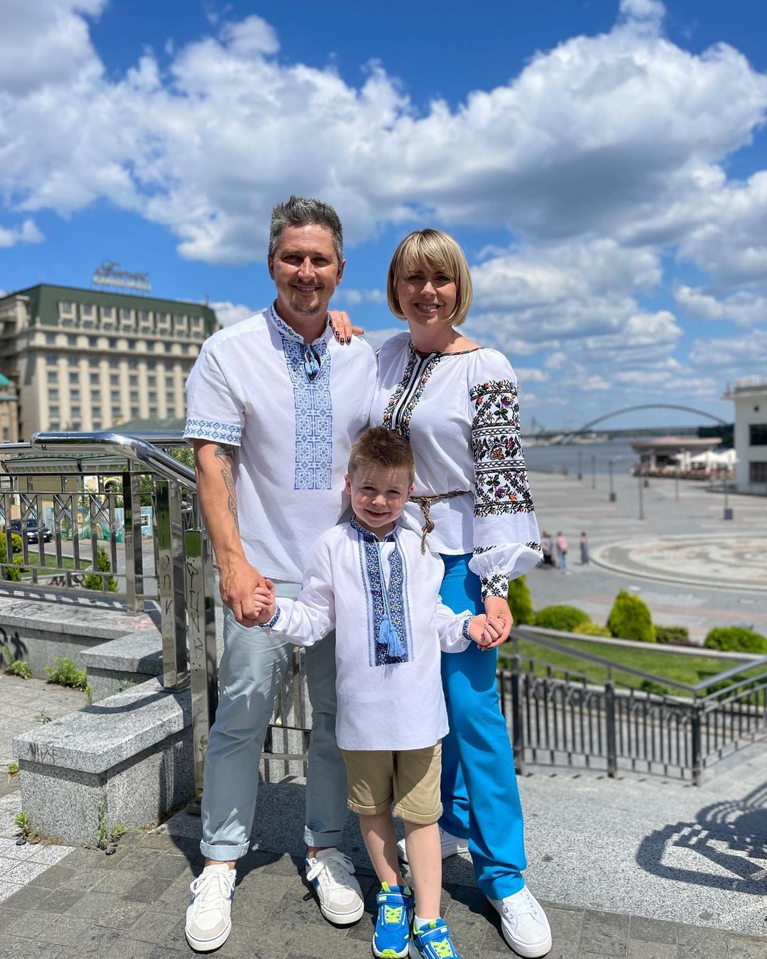 Чужих не буває: 6 українських зірок, які планують усиновити дитину, або вже це зробили